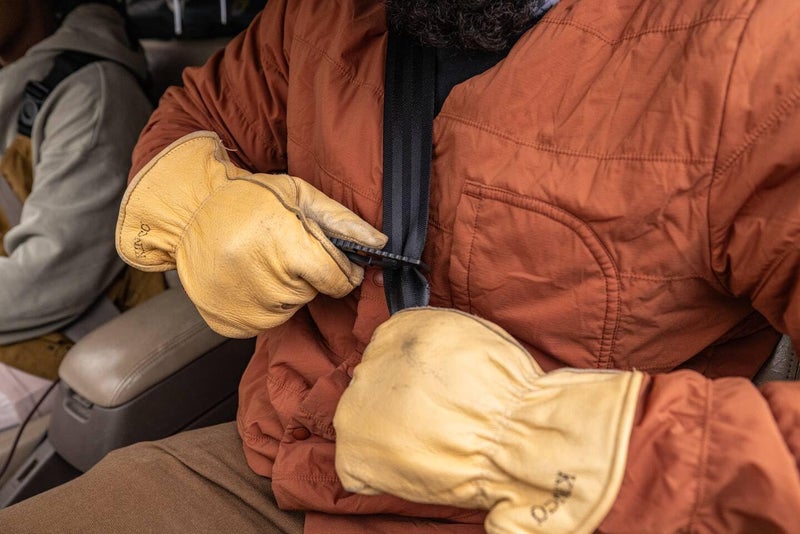 Gerber أداة قطع حزام الأمان مع ثقب حبل ومكسر زجاج، أسود، بحجم جيب 5 × 2.5 × 1 بوصة - Image 3